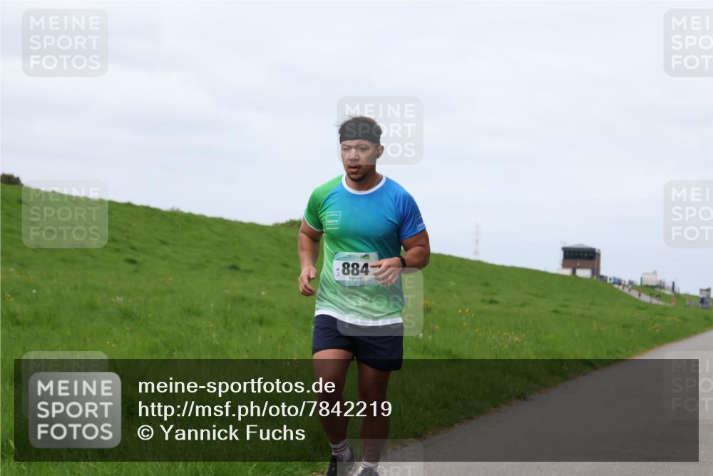 04.05.2025 - 8. Wedeler Halbmarathon Yannick Fuchs http://msf.ph/oto/7842219 04.05.2025 11:50:19 Laufen 884 meine-sportfotos.de