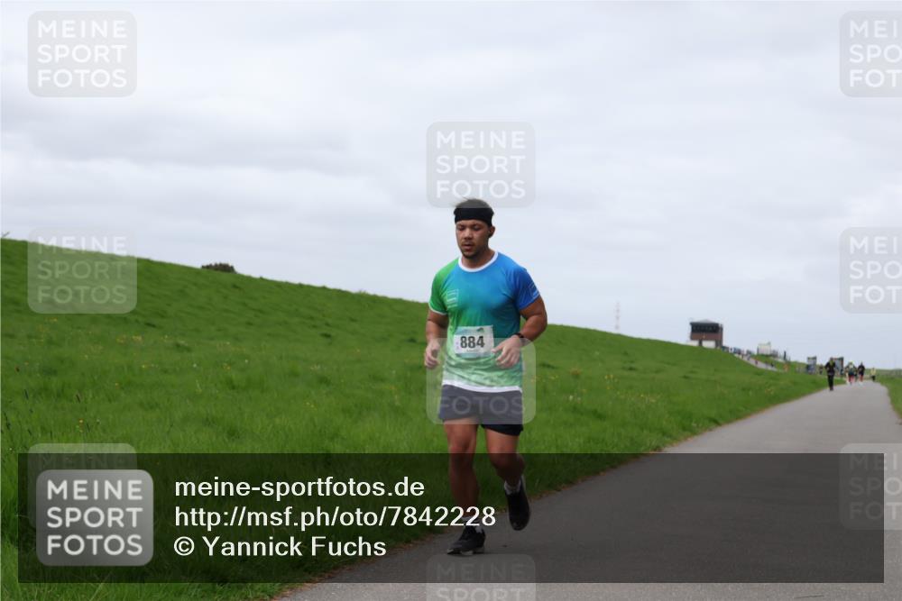 04.05.2025 - 8. Wedeler Halbmarathon Yannick Fuchs http://msf.ph/oto/7842228 04.05.2025 11:50:19 Laufen 884 meine-sportfotos.de