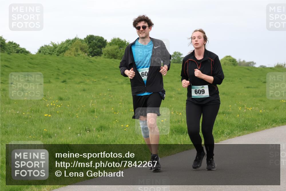 04.05.2025 - 8. Wedeler Halbmarathon Lena Gebhardt http://msf.ph/oto/7842267 04.05.2025 12:07:04 Laufen 60, 609 meine-sportfotos.de