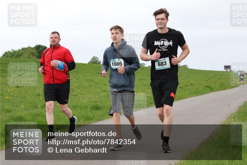 04.05.2025 - 8. Wedeler Halbmarathon Lena Gebhardt http://msf.ph/oto/7842354 04.05.2025 12:09:09 Laufen 1005, 683 meine-sportfotos.de