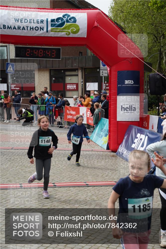 04.05.2025 - 8. Wedeler Halbmarathon Felixshl http://msf.ph/oto/7842362 04.05.2025 12:48:41 Ziel 32, 621, 1140, 1182, 1185, 1190 meine-sportfotos.de
