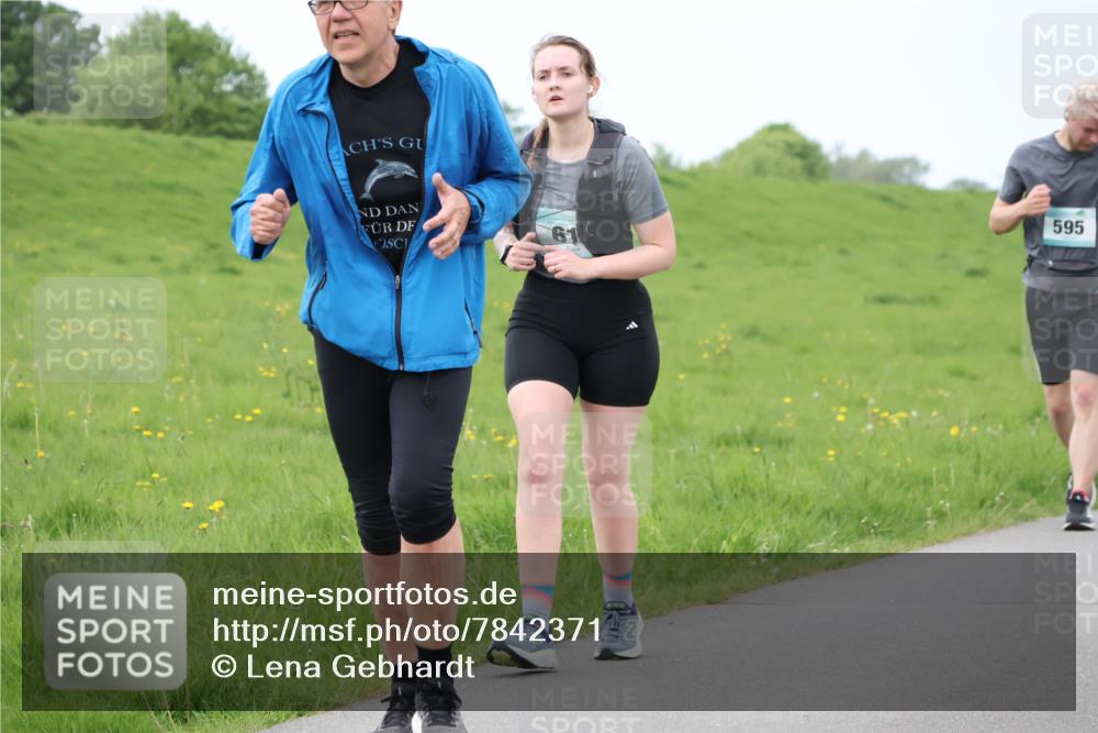 04.05.2025 - 8. Wedeler Halbmarathon Lena Gebhardt http://msf.ph/oto/7842371 04.05.2025 12:10:02 Laufen 61, 595 meine-sportfotos.de