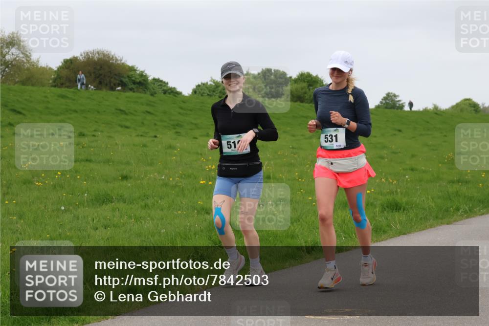 04.05.2025 - 8. Wedeler Halbmarathon Lena Gebhardt http://msf.ph/oto/7842503 04.05.2025 12:19:38 Laufen 51, 531 meine-sportfotos.de