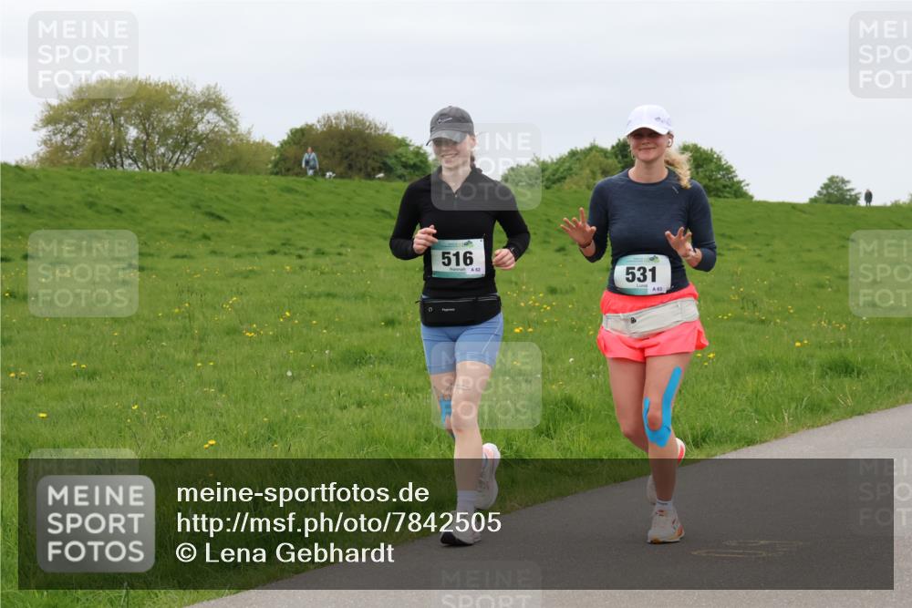 04.05.2025 - 8. Wedeler Halbmarathon Lena Gebhardt http://msf.ph/oto/7842505 04.05.2025 12:19:38 Laufen 516, 62, 531, 63 meine-sportfotos.de