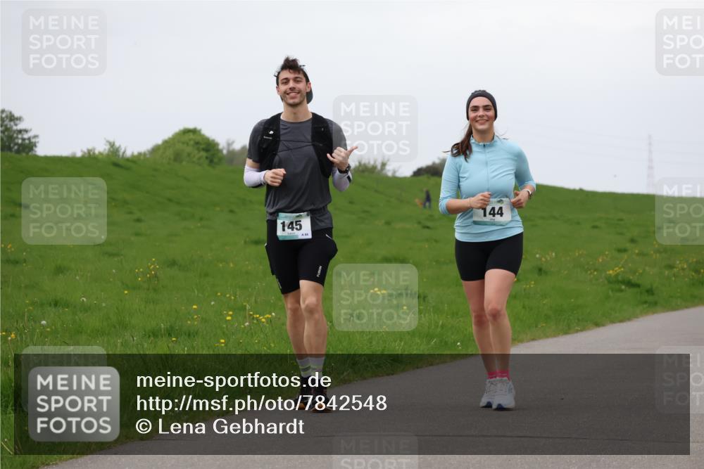 04.05.2025 - 8. Wedeler Halbmarathon Lena Gebhardt http://msf.ph/oto/7842548 04.05.2025 12:21:48 Laufen 145, 89, 144 meine-sportfotos.de