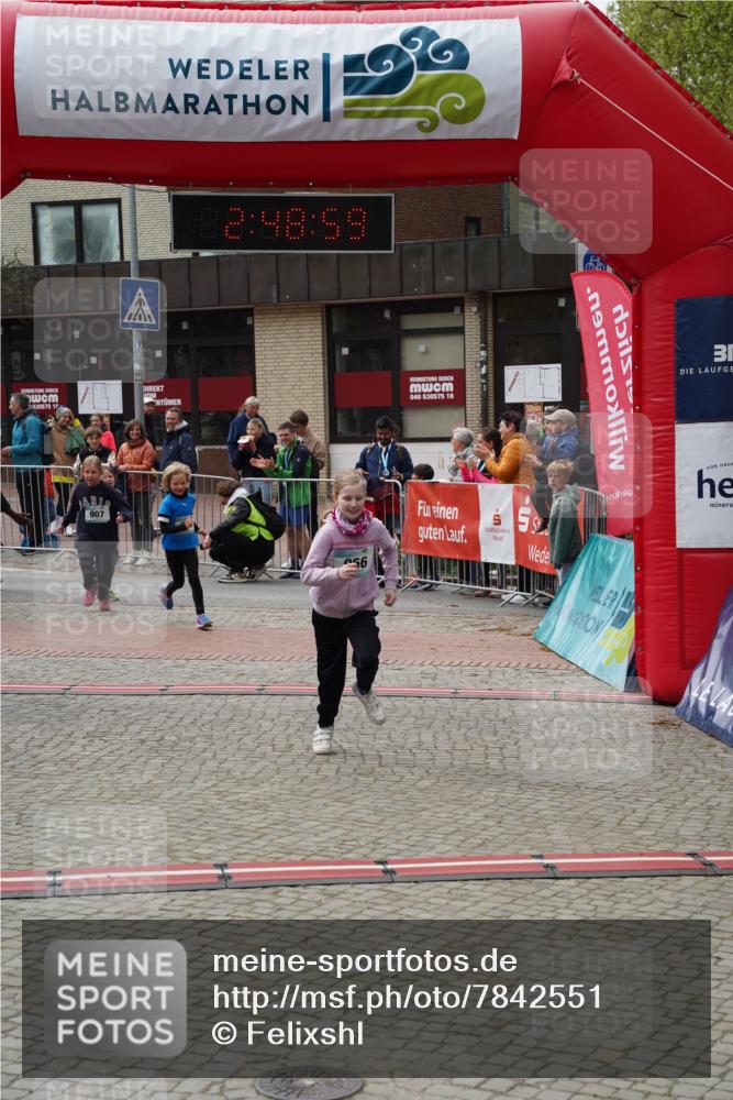 04.05.2025 - 8. Wedeler Halbmarathon Felixshl http://msf.ph/oto/7842551 04.05.2025 12:48:57 Ziel 15, 43, 544, 905, 907, 956, 1061, 1069, 1107 meine-sportfotos.de