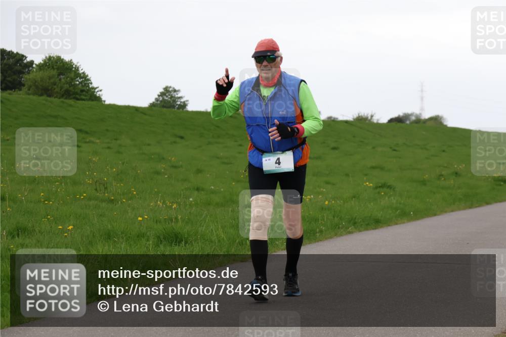 04.05.2025 - 8. Wedeler Halbmarathon Lena Gebhardt http://msf.ph/oto/7842593 04.05.2025 12:24:39 Laufen  meine-sportfotos.de