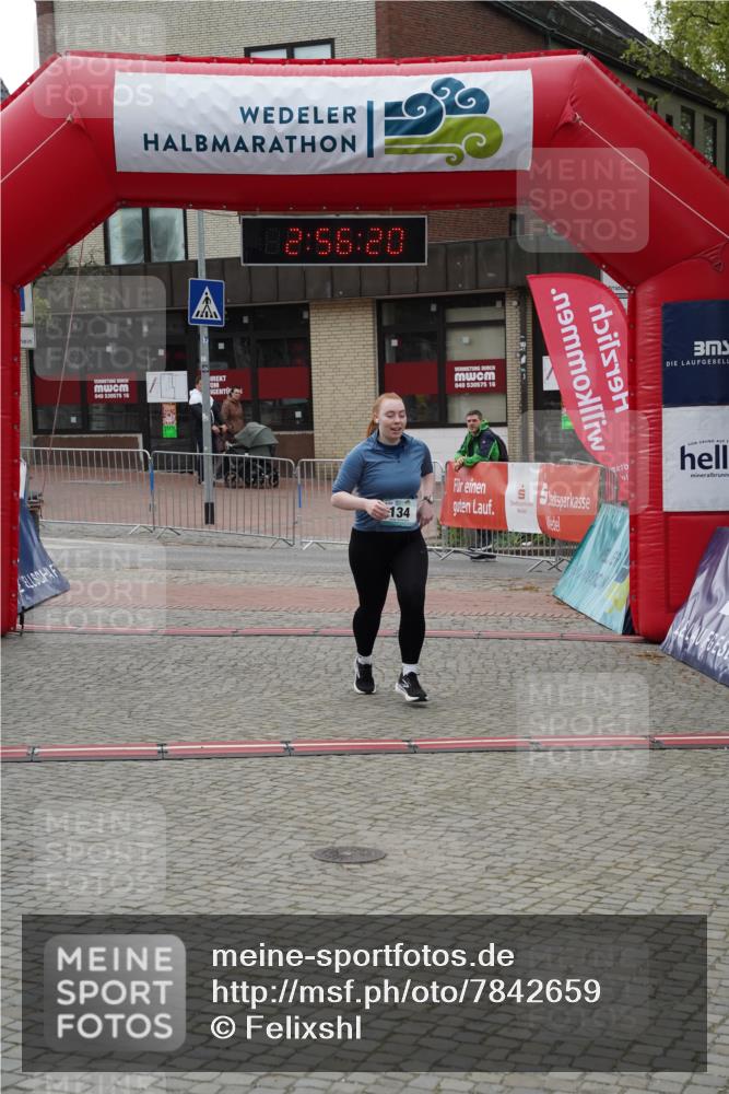 04.05.2025 - 8. Wedeler Halbmarathon Felixshl http://msf.ph/oto/7842659 04.05.2025 12:56:17 Ziel 134 meine-sportfotos.de