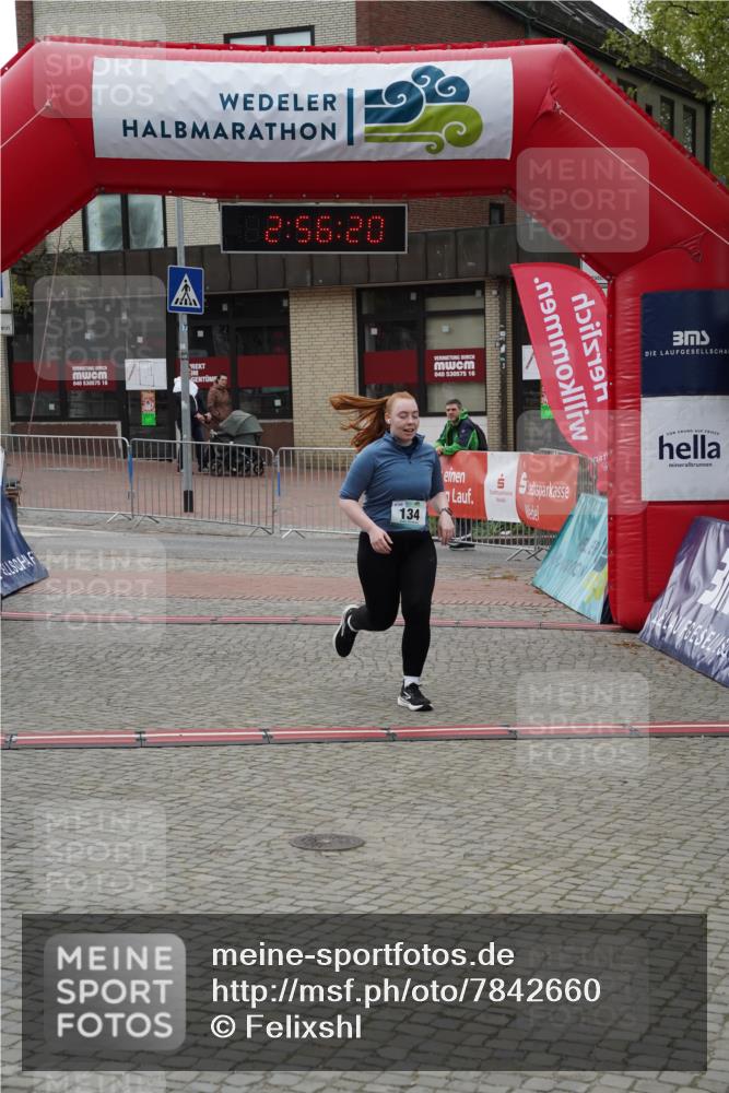 04.05.2025 - 8. Wedeler Halbmarathon Felixshl http://msf.ph/oto/7842660 04.05.2025 12:56:18 Ziel 134 meine-sportfotos.de