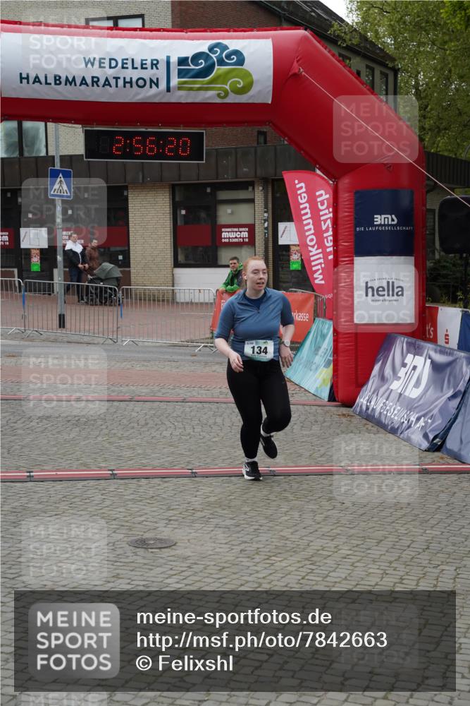 04.05.2025 - 8. Wedeler Halbmarathon Felixshl http://msf.ph/oto/7842663 04.05.2025 12:56:18 Ziel 134 meine-sportfotos.de