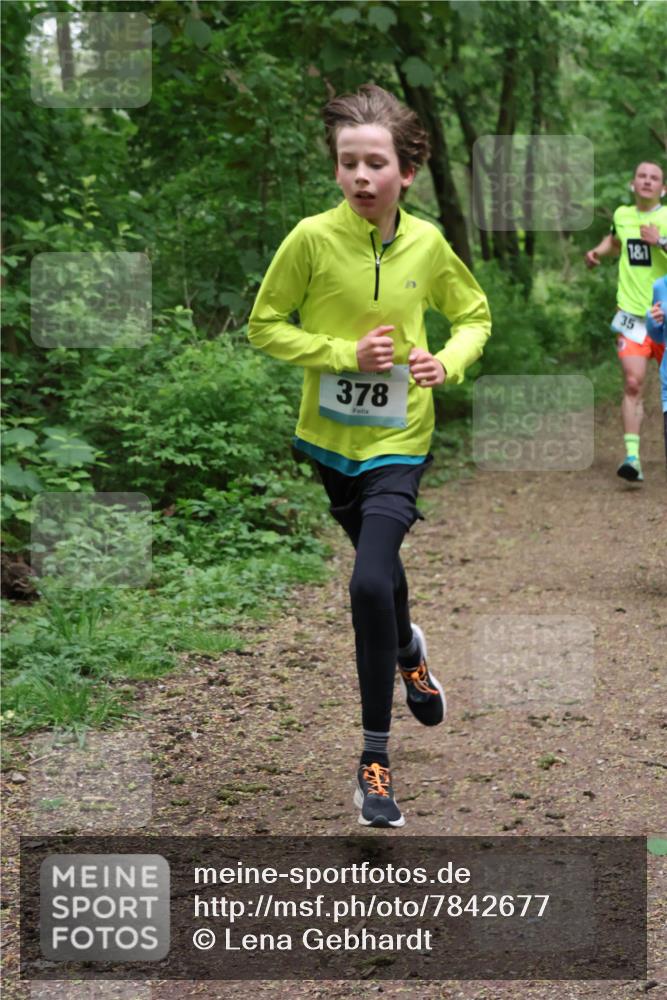 04.05.2025 - 8. Wedeler Halbmarathon Lena Gebhardt http://msf.ph/oto/7842677 04.05.2025 11:16:30 Laufen  meine-sportfotos.de