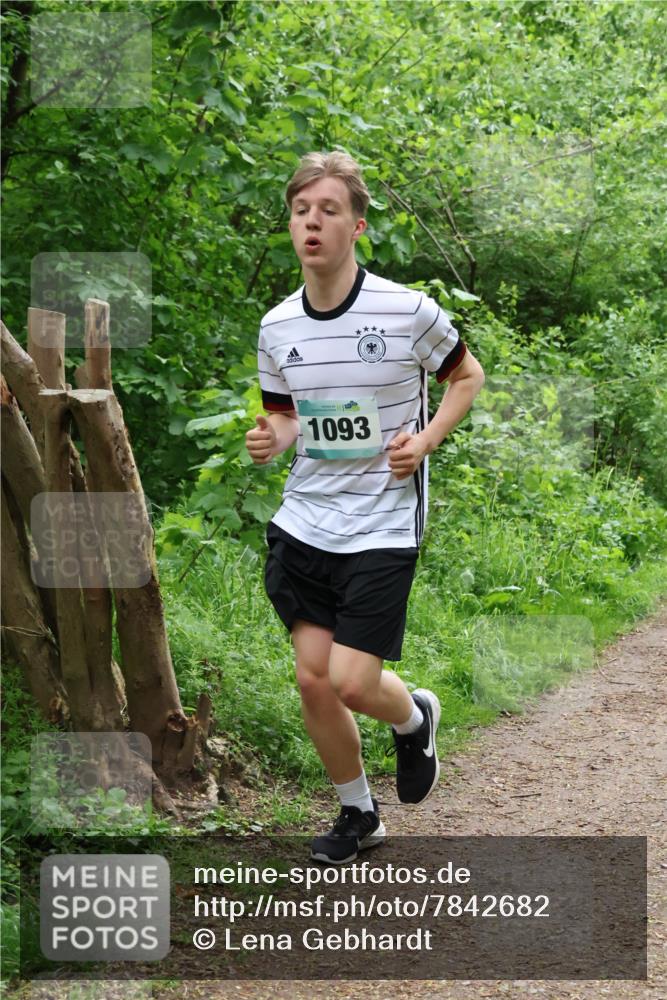 04.05.2025 - 8. Wedeler Halbmarathon Lena Gebhardt http://msf.ph/oto/7842682 04.05.2025 11:17:43 Laufen  meine-sportfotos.de