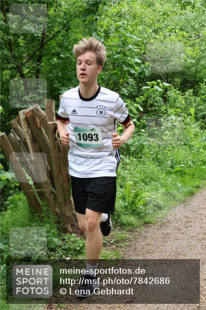 04.05.2025 - 8. Wedeler Halbmarathon Lena Gebhardt http://msf.ph/oto/7842686 04.05.2025 11:17:44 Laufen  meine-sportfotos.de