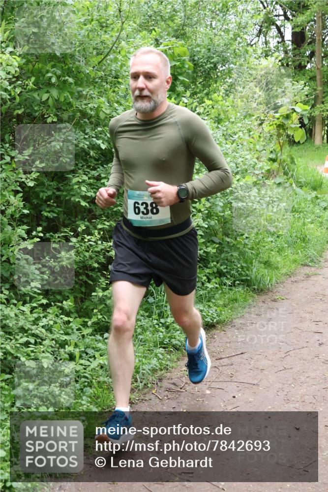 04.05.2025 - 8. Wedeler Halbmarathon Lena Gebhardt http://msf.ph/oto/7842693 04.05.2025 11:17:52 Laufen  meine-sportfotos.de