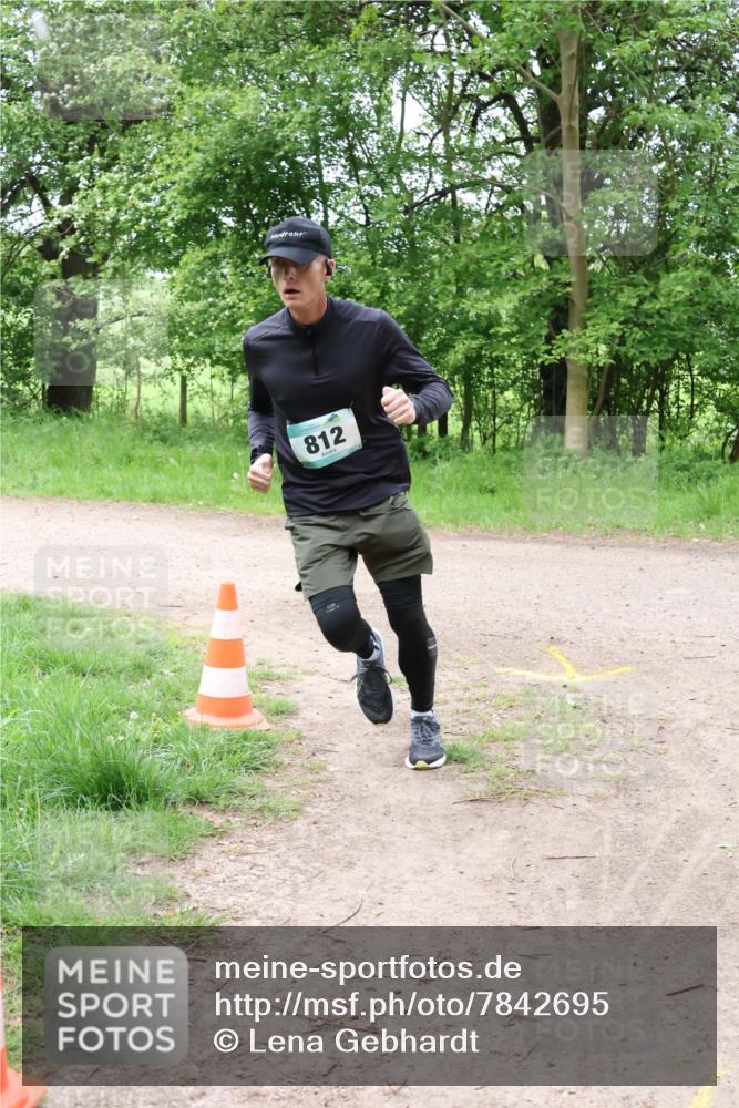 04.05.2025 - 8. Wedeler Halbmarathon Lena Gebhardt http://msf.ph/oto/7842695 04.05.2025 11:17:59 Laufen  meine-sportfotos.de