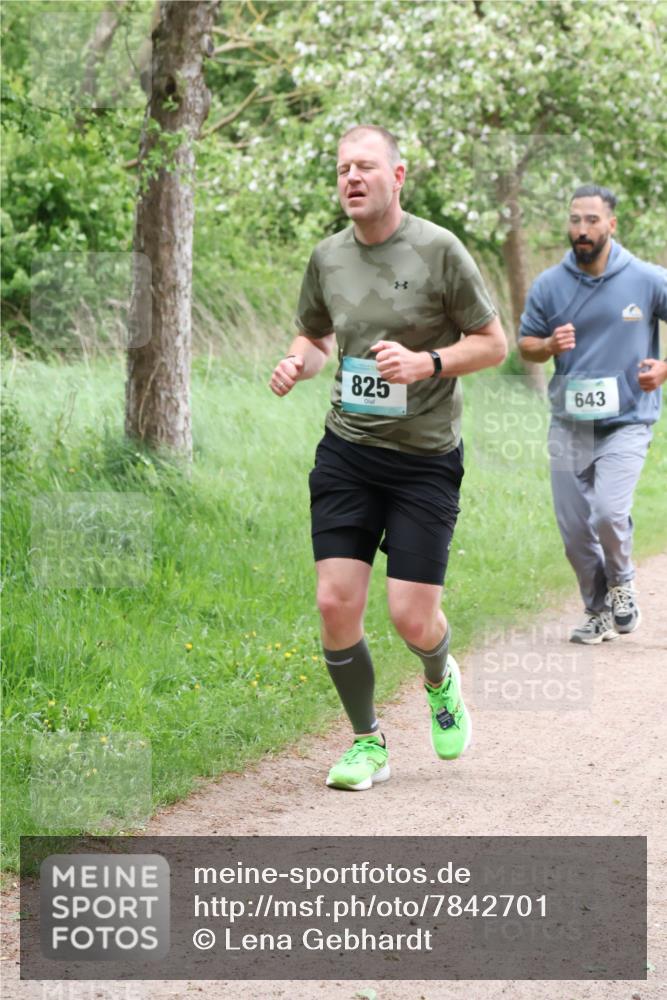 04.05.2025 - 8. Wedeler Halbmarathon Lena Gebhardt http://msf.ph/oto/7842701 04.05.2025 11:18:28 Laufen  meine-sportfotos.de