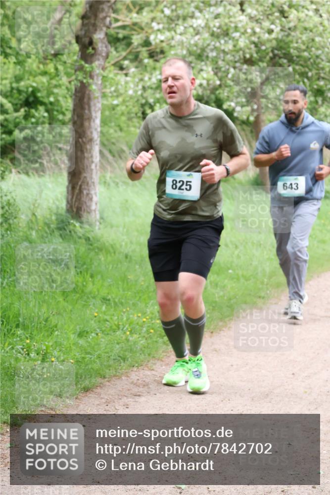 04.05.2025 - 8. Wedeler Halbmarathon Lena Gebhardt http://msf.ph/oto/7842702 04.05.2025 11:18:29 Laufen  meine-sportfotos.de