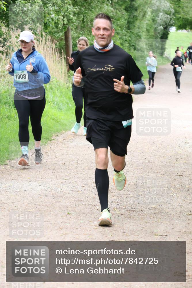 04.05.2025 - 8. Wedeler Halbmarathon Lena Gebhardt http://msf.ph/oto/7842725 04.05.2025 11:19:09 Laufen  meine-sportfotos.de