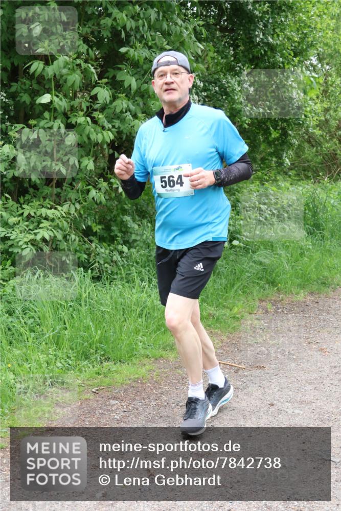04.05.2025 - 8. Wedeler Halbmarathon Lena Gebhardt http://msf.ph/oto/7842738 04.05.2025 11:20:04 Laufen  meine-sportfotos.de