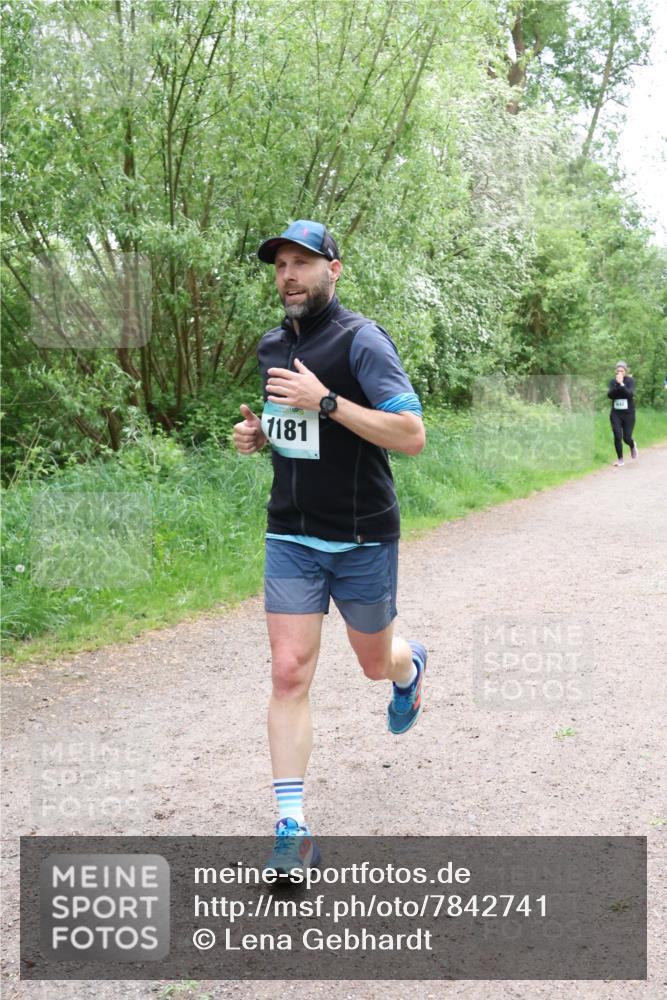 04.05.2025 - 8. Wedeler Halbmarathon Lena Gebhardt http://msf.ph/oto/7842741 04.05.2025 11:20:11 Laufen  meine-sportfotos.de