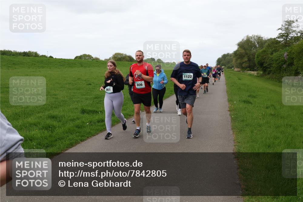 04.05.2025 - 8. Wedeler Halbmarathon Lena Gebhardt http://msf.ph/oto/7842805 04.05.2025 11:23:26 Laufen  meine-sportfotos.de