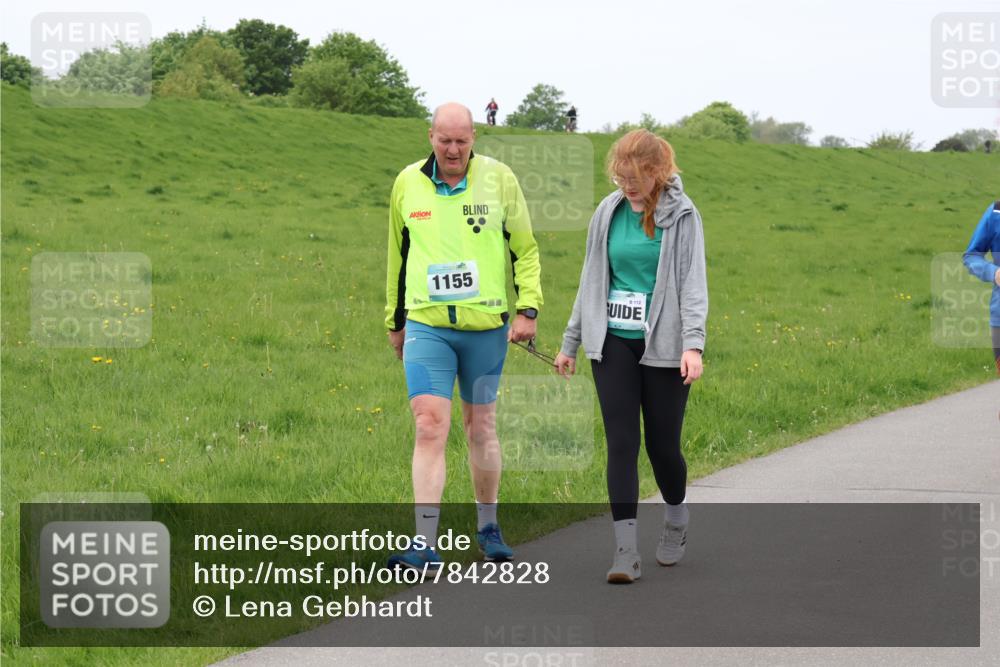 04.05.2025 - 8. Wedeler Halbmarathon Lena Gebhardt http://msf.ph/oto/7842828 04.05.2025 11:26:21 Laufen  meine-sportfotos.de