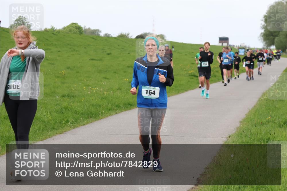 04.05.2025 - 8. Wedeler Halbmarathon Lena Gebhardt http://msf.ph/oto/7842829 04.05.2025 11:26:22 Laufen  meine-sportfotos.de