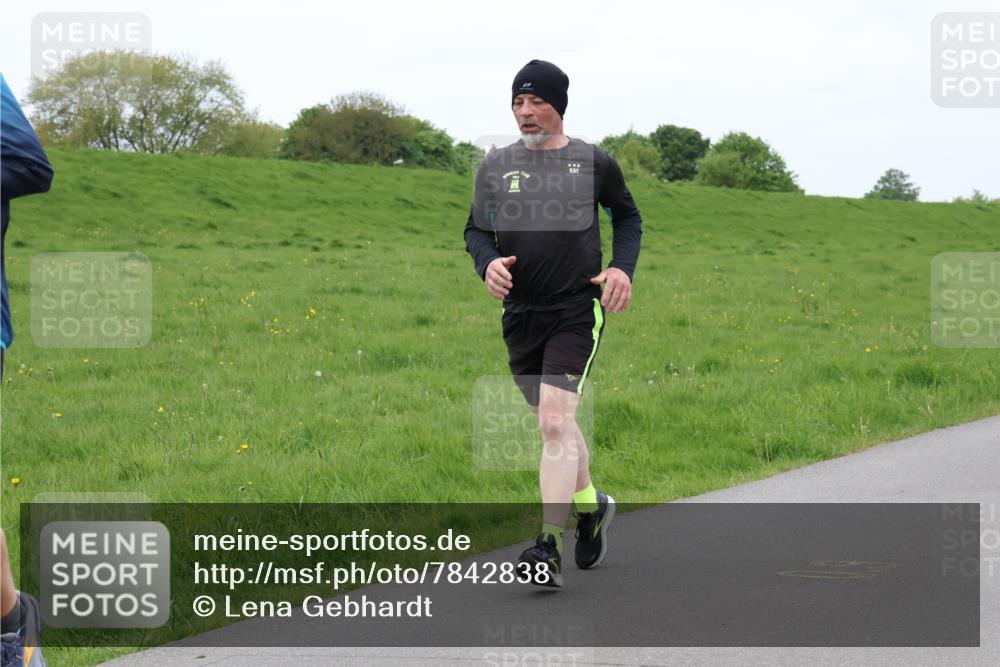 04.05.2025 - 8. Wedeler Halbmarathon Lena Gebhardt http://msf.ph/oto/7842838 04.05.2025 11:26:41 Laufen  meine-sportfotos.de