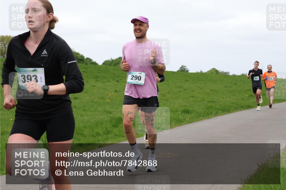 04.05.2025 - 8. Wedeler Halbmarathon Lena Gebhardt http://msf.ph/oto/7842868 04.05.2025 11:28:24 Laufen  meine-sportfotos.de