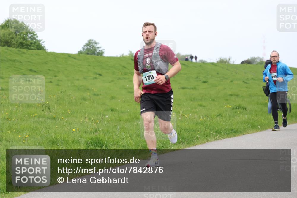 04.05.2025 - 8. Wedeler Halbmarathon Lena Gebhardt http://msf.ph/oto/7842876 04.05.2025 11:29:46 Laufen  meine-sportfotos.de