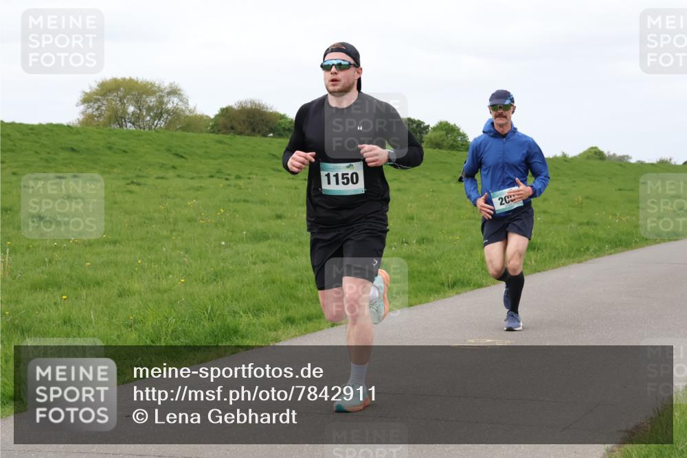 04.05.2025 - 8. Wedeler Halbmarathon Lena Gebhardt http://msf.ph/oto/7842911 04.05.2025 11:33:12 Laufen  meine-sportfotos.de