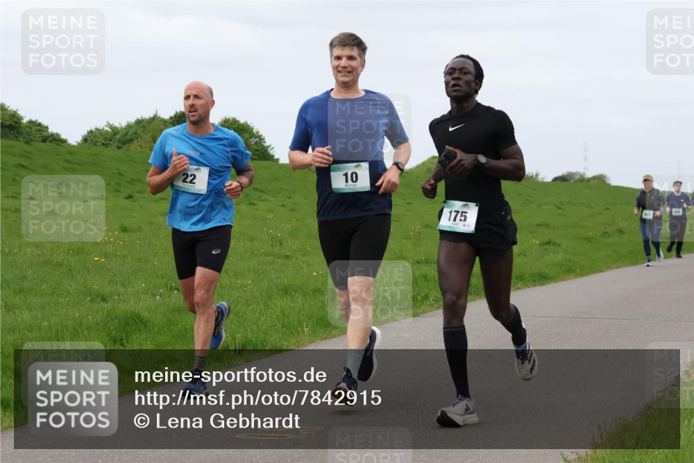 04.05.2025 - 8. Wedeler Halbmarathon Lena Gebhardt http://msf.ph/oto/7842915 04.05.2025 11:34:05 Laufen  meine-sportfotos.de