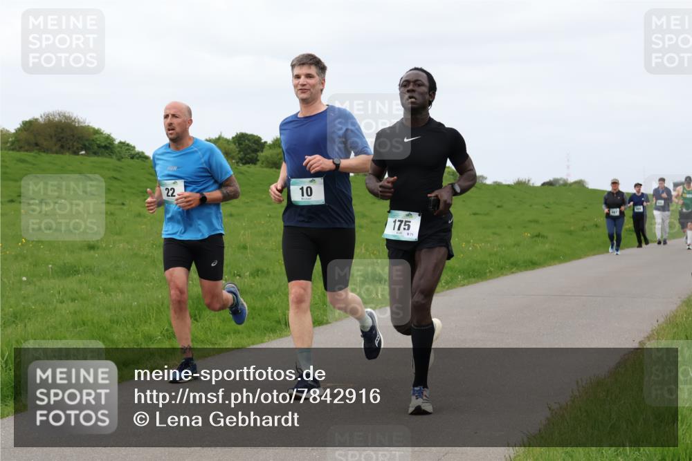 04.05.2025 - 8. Wedeler Halbmarathon Lena Gebhardt http://msf.ph/oto/7842916 04.05.2025 11:34:05 Laufen  meine-sportfotos.de