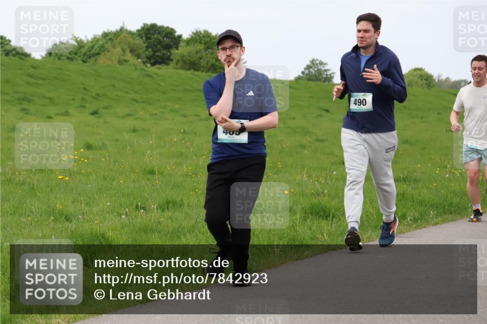 04.05.2025 - 8. Wedeler Halbmarathon Lena Gebhardt http://msf.ph/oto/7842923 04.05.2025 11:34:17 Laufen  meine-sportfotos.de