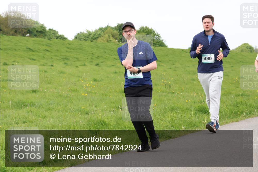 04.05.2025 - 8. Wedeler Halbmarathon Lena Gebhardt http://msf.ph/oto/7842924 04.05.2025 11:34:17 Laufen  meine-sportfotos.de