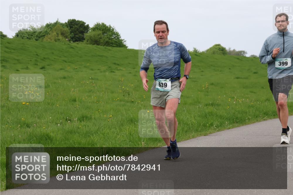 04.05.2025 - 8. Wedeler Halbmarathon Lena Gebhardt http://msf.ph/oto/7842941 04.05.2025 11:35:17 Laufen  meine-sportfotos.de