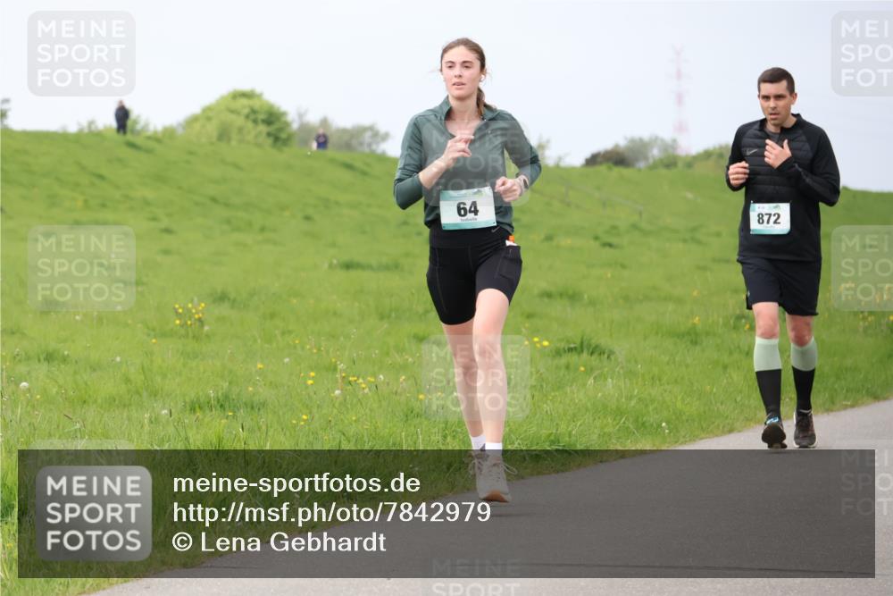 04.05.2025 - 8. Wedeler Halbmarathon Lena Gebhardt http://msf.ph/oto/7842979 04.05.2025 11:41:15 Laufen  meine-sportfotos.de