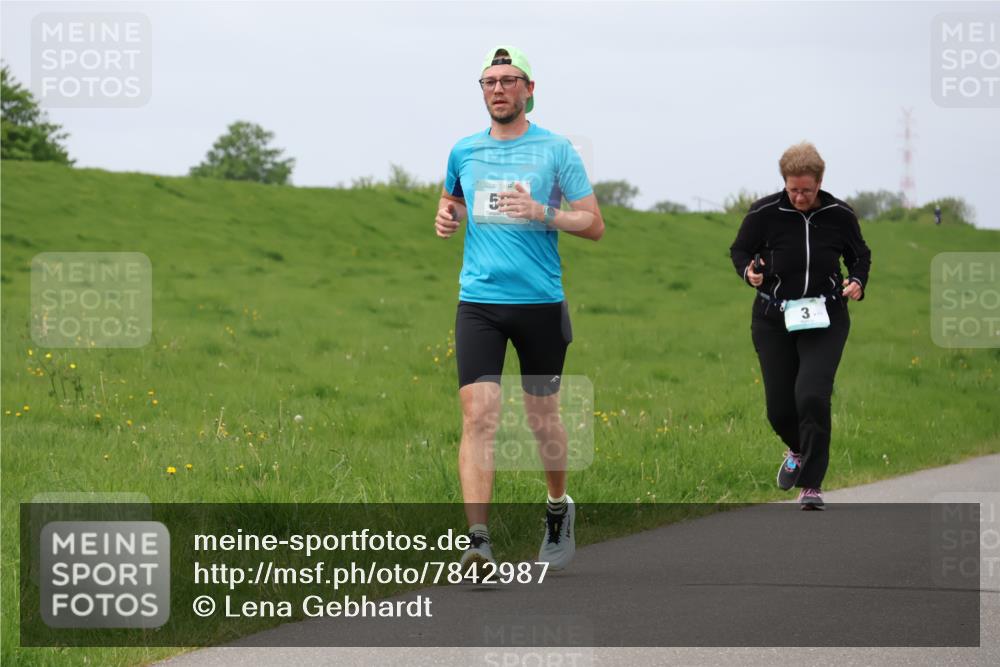 04.05.2025 - 8. Wedeler Halbmarathon Lena Gebhardt http://msf.ph/oto/7842987 04.05.2025 11:42:13 Laufen  meine-sportfotos.de