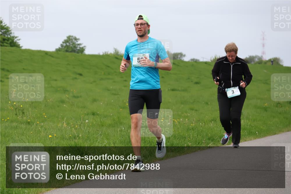 04.05.2025 - 8. Wedeler Halbmarathon Lena Gebhardt http://msf.ph/oto/7842988 04.05.2025 11:42:13 Laufen  meine-sportfotos.de
