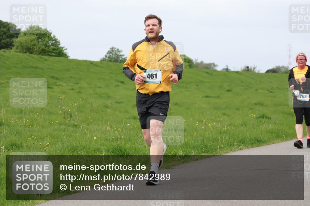 04.05.2025 - 8. Wedeler Halbmarathon Lena Gebhardt http://msf.ph/oto/7842989 04.05.2025 11:42:30 Laufen  meine-sportfotos.de
