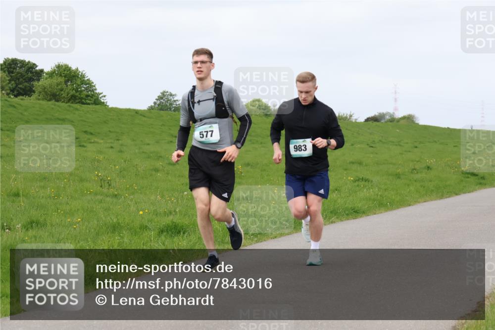 04.05.2025 - 8. Wedeler Halbmarathon Lena Gebhardt http://msf.ph/oto/7843016 04.05.2025 11:44:50 Laufen  meine-sportfotos.de