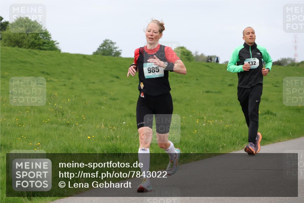 04.05.2025 - 8. Wedeler Halbmarathon Lena Gebhardt http://msf.ph/oto/7843022 04.05.2025 11:46:44 Laufen  meine-sportfotos.de