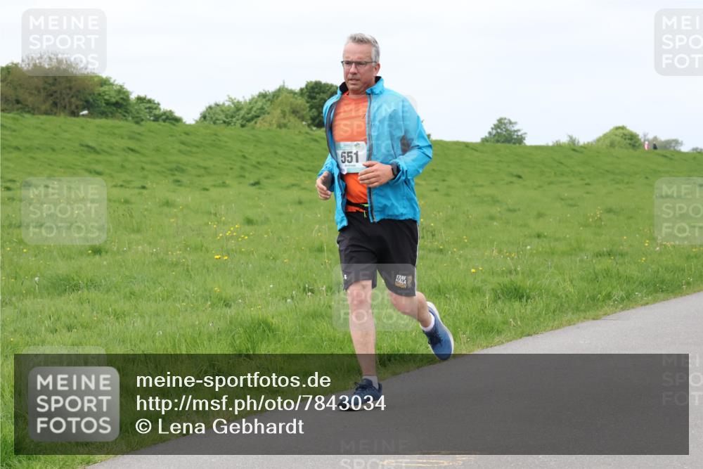 04.05.2025 - 8. Wedeler Halbmarathon Lena Gebhardt http://msf.ph/oto/7843034 04.05.2025 11:48:20 Laufen  meine-sportfotos.de