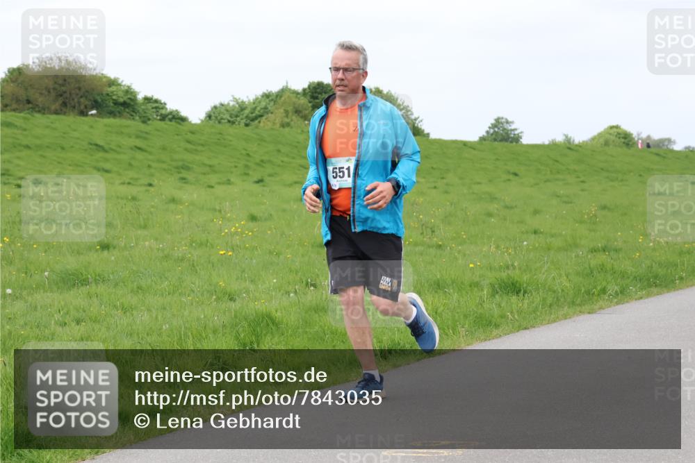 04.05.2025 - 8. Wedeler Halbmarathon Lena Gebhardt http://msf.ph/oto/7843035 04.05.2025 11:48:20 Laufen  meine-sportfotos.de