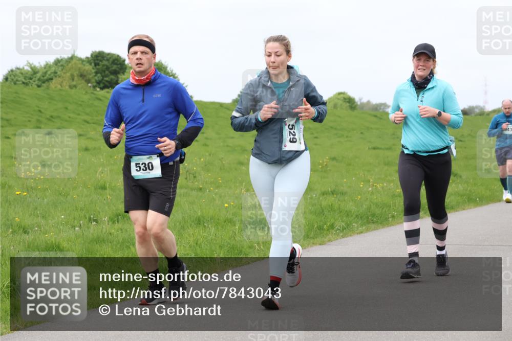 04.05.2025 - 8. Wedeler Halbmarathon Lena Gebhardt http://msf.ph/oto/7843043 04.05.2025 11:48:43 Laufen  meine-sportfotos.de
