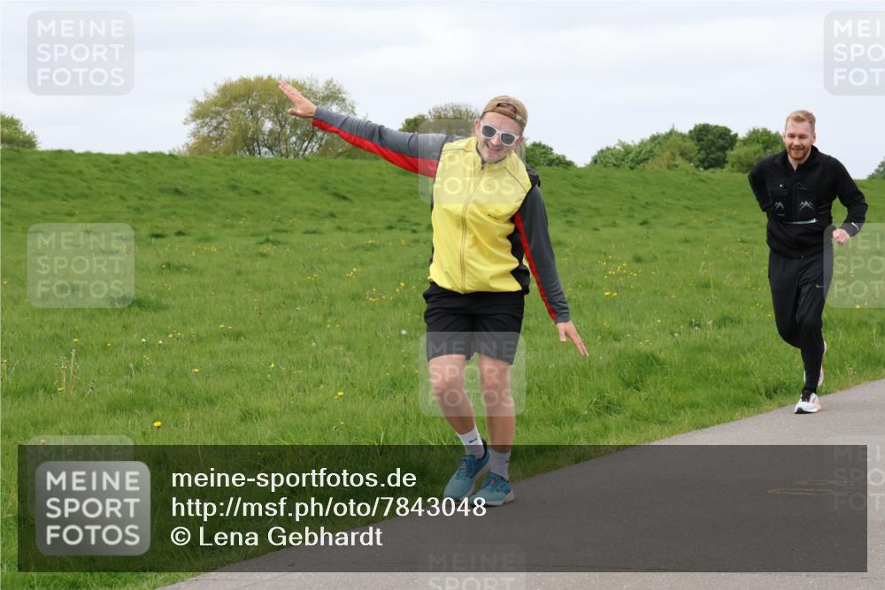 04.05.2025 - 8. Wedeler Halbmarathon Lena Gebhardt http://msf.ph/oto/7843048 04.05.2025 11:49:21 Laufen  meine-sportfotos.de