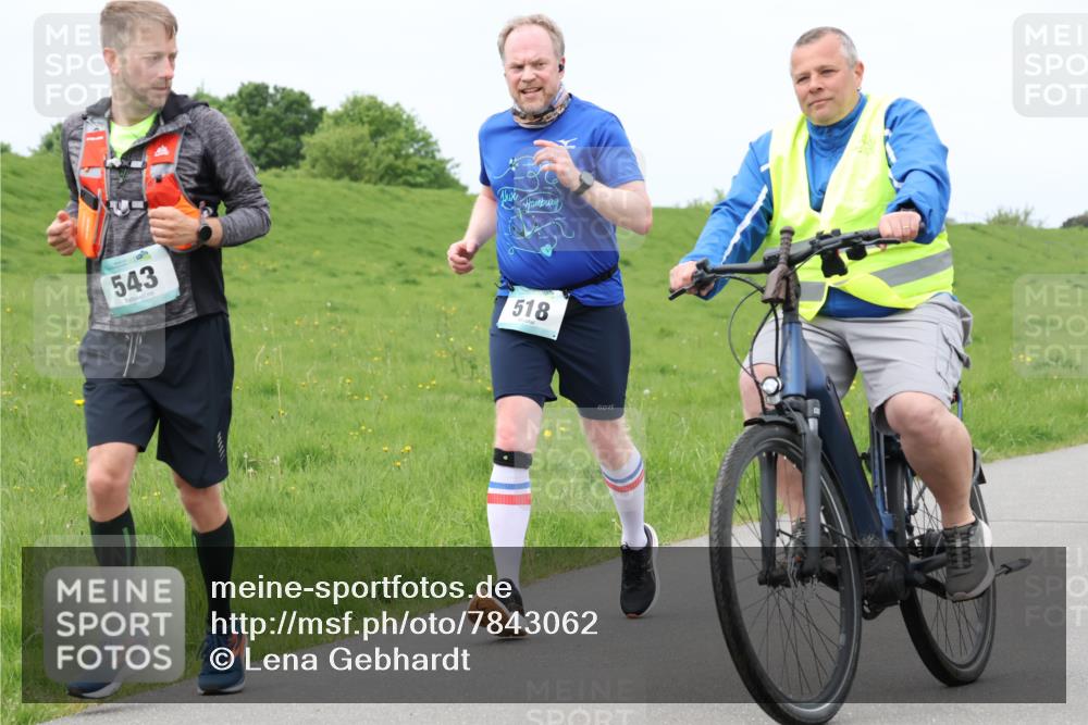 04.05.2025 - 8. Wedeler Halbmarathon Lena Gebhardt http://msf.ph/oto/7843062 04.05.2025 11:49:58 Laufen  meine-sportfotos.de