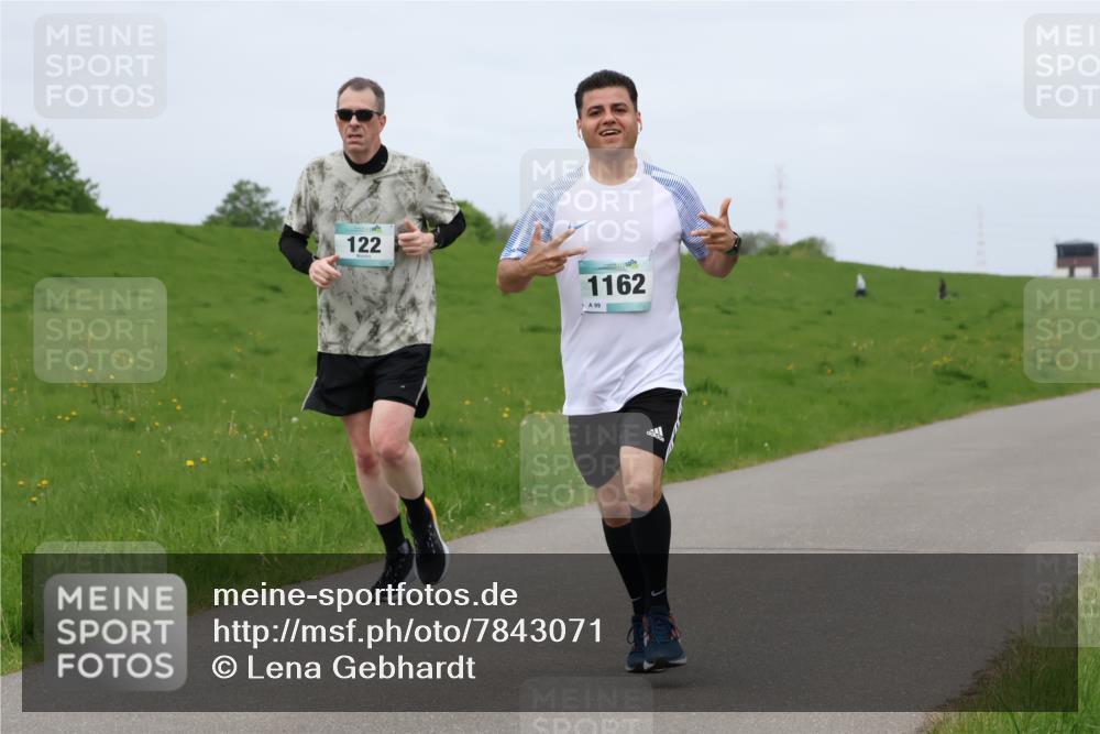 04.05.2025 - 8. Wedeler Halbmarathon Lena Gebhardt http://msf.ph/oto/7843071 04.05.2025 11:51:42 Laufen  meine-sportfotos.de