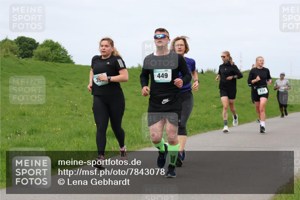 04.05.2025 - 8. Wedeler Halbmarathon Lena Gebhardt http://msf.ph/oto/7843078 04.05.2025 11:52:11 Laufen  meine-sportfotos.de