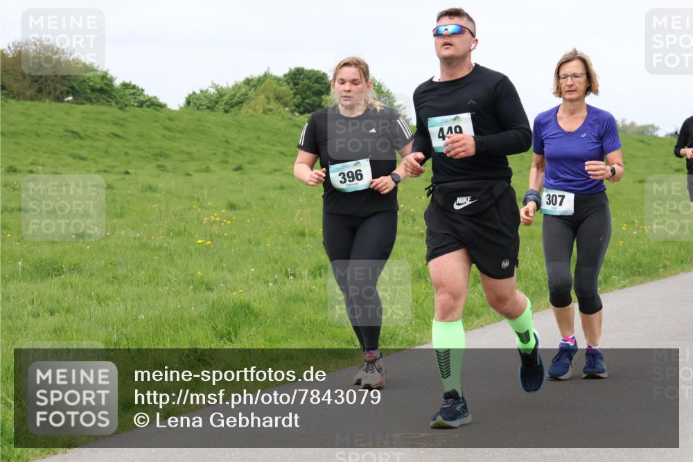 04.05.2025 - 8. Wedeler Halbmarathon Lena Gebhardt http://msf.ph/oto/7843079 04.05.2025 11:52:12 Laufen  meine-sportfotos.de